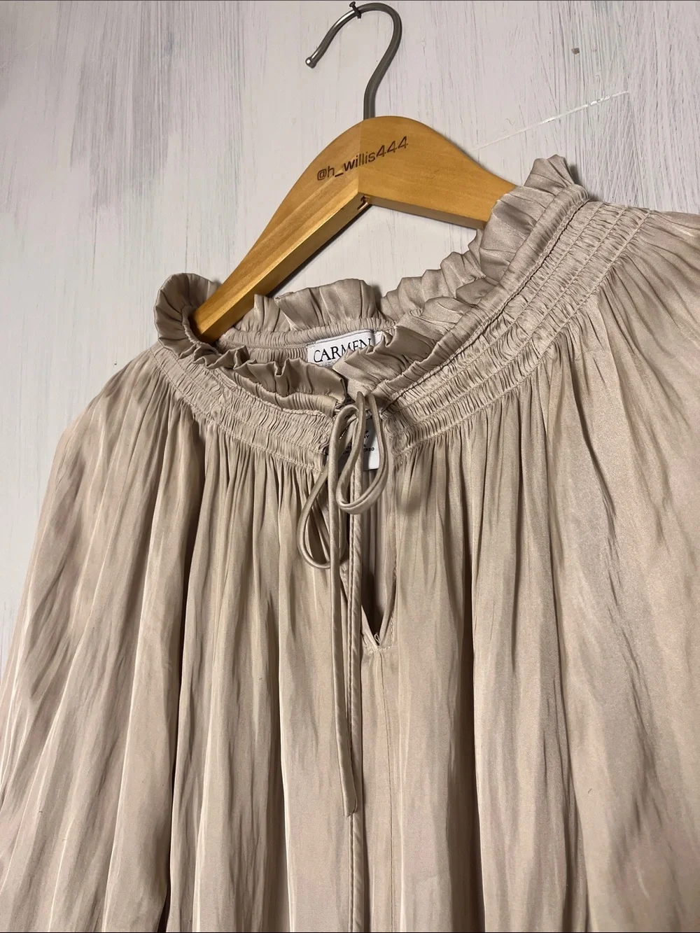 Carmen Marc Valvo Champagne Long Sleeve Satin Blouse Size XL - Picture 4 of 6